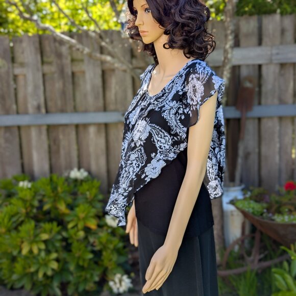 Assymetrical Layered Tank Top - Picture 4 of 9